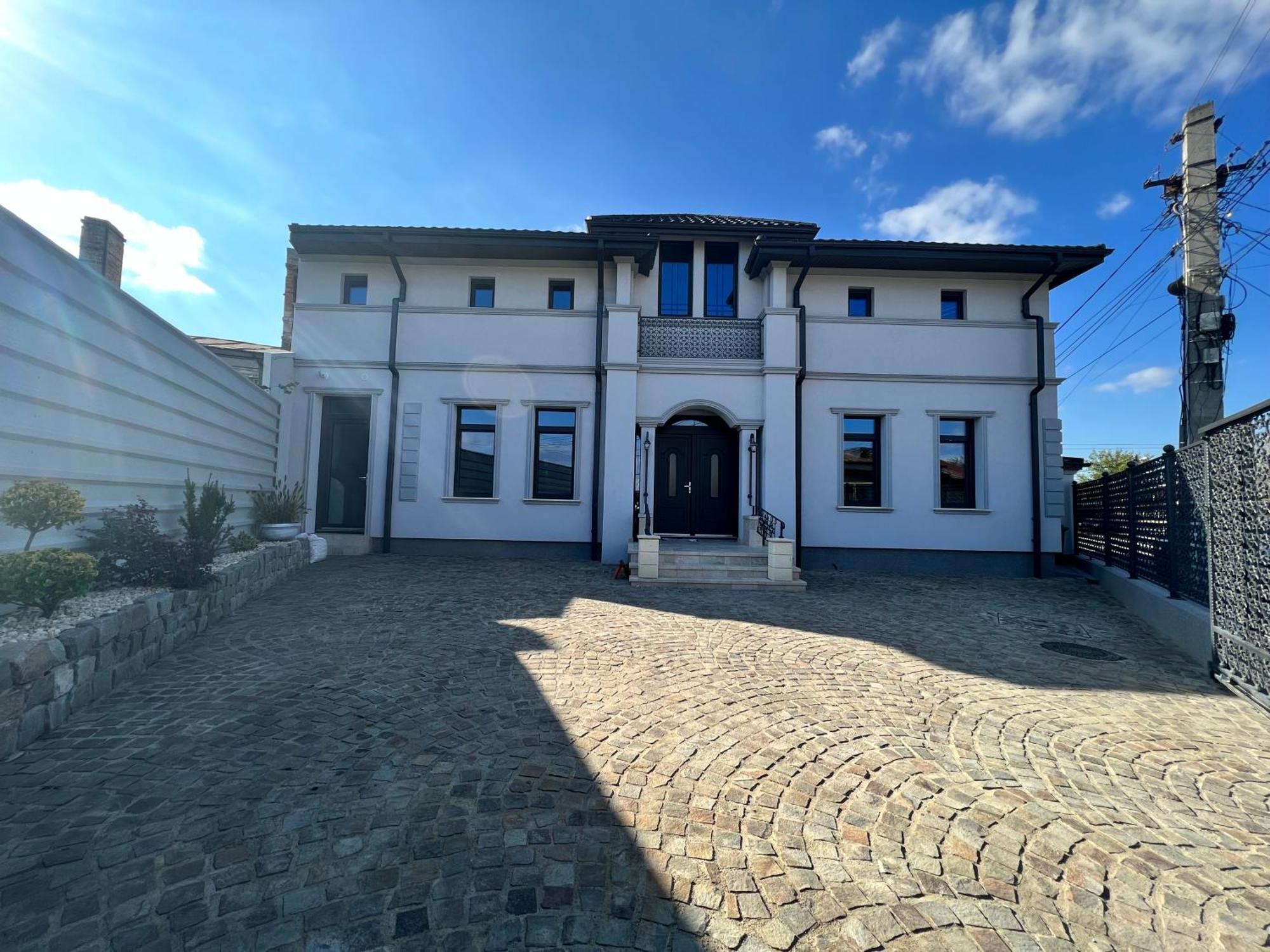 Academy Home Focsani Exterior photo
